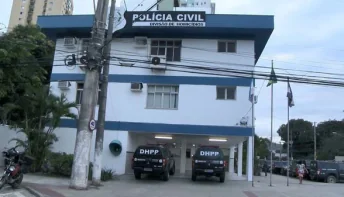 Homem atira contra ex e a irmã dela dentro de casa em Vitória