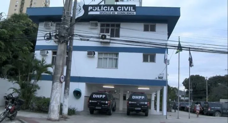 Homem atira contra ex e a irmã dela dentro de casa em Vitória