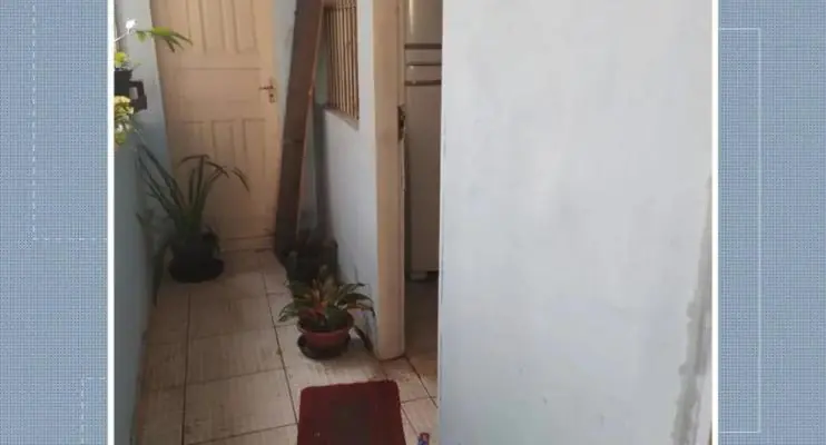 Homem é morto a tiros dentro da própria casa e enteado é suspeito
