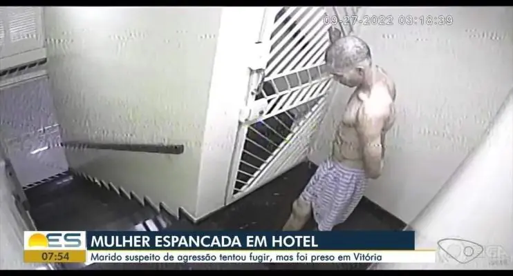  Homem é preso após espancar a esposa na frente do filho de 3 anos em hotel