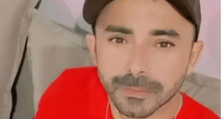 Homem invade casa de ex, mata namorado dela e atira contra o próprio filho 