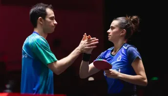 Hugo Calderano e Bruna Takahashi disputam semifinal do WTT Smash