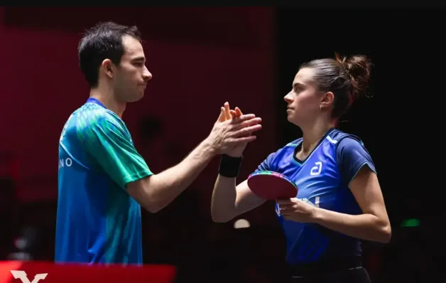 Hugo Calderano e Bruna Takahashi disputam semifinal do WTT Smash