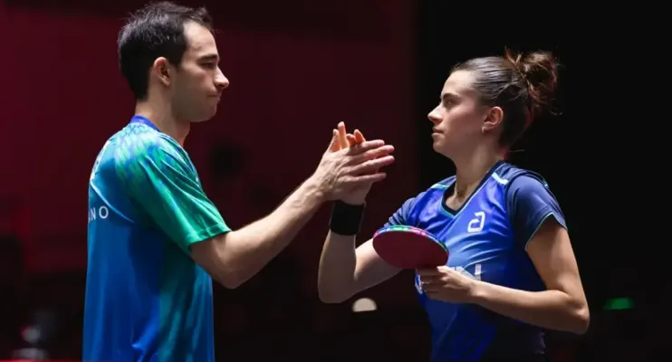Hugo Calderano e Bruna Takahashi disputam semifinal do WTT Smash