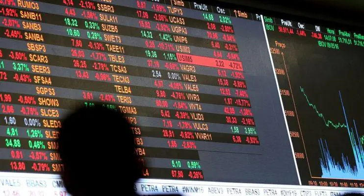 Ibovespa cai 2,83% puxada por forte queda da Petrobras