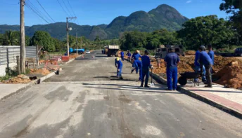 Secretaria de Obras realiza serviços em diferentes regiões da cidade