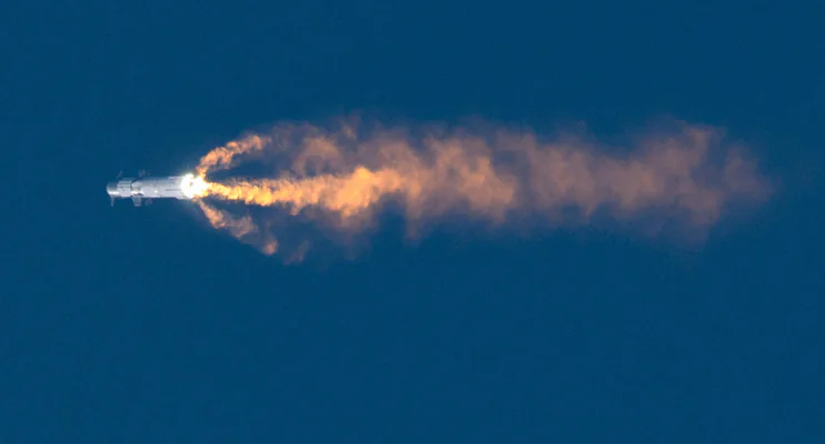 Starship, da SpaceX, explode 4 minutos após decolagem bem-sucedida