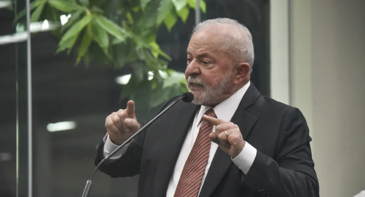 Lula revela mágoa com Exército e diz ter cogitado faltar a evento militar