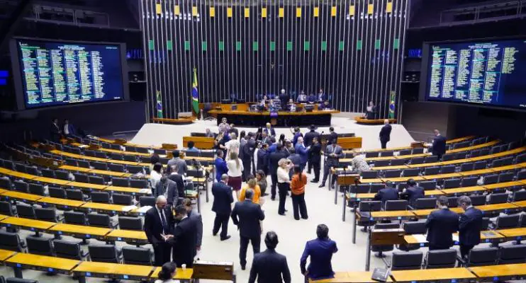 Câmara aprova MP que muda Código de Trânsito Brasileiro para 2024