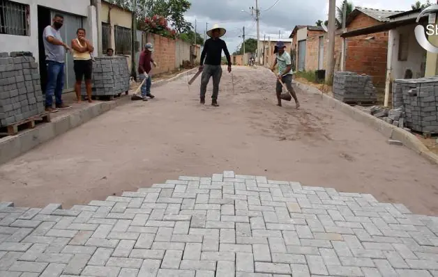 Implementação de pavimentação e meios fios no bairro Bela Vista em Braço do Rio ES