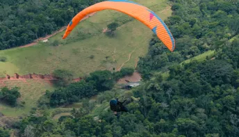 Inauguração da rampa do Monte Urubu reúne amantes dos esportes de aventura em Anchieta