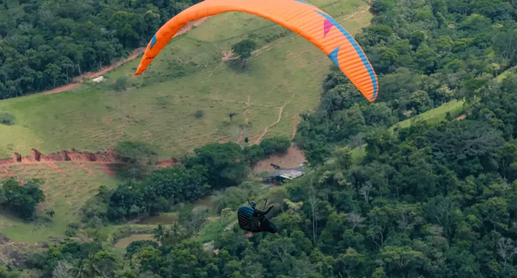 Inauguração da rampa do Monte Urubu reúne amantes dos esportes de aventura em Anchieta
