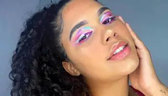 Influenciadora digital Desirée Almeida morre em acidente em SC