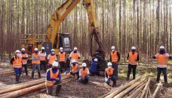 Inscrições para nova turma do curso de qualificação de operadores(as) de máquinas florestais vão até 30 de abril