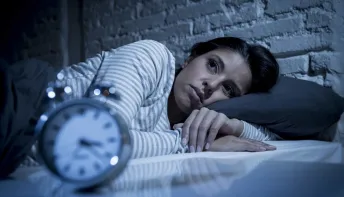 Insônia influencia no desempenho cognitivo e aumenta risco de Alzheimer 