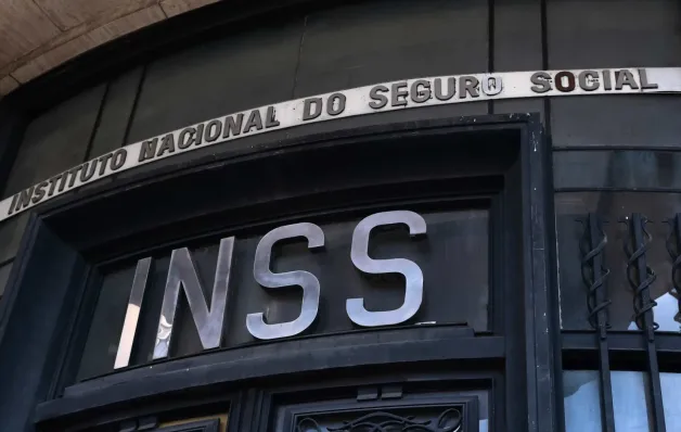 INSS aumenta análise de aposentadorias por robôs e nega benefício em seis minutos