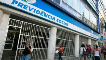INSS suspende descontos de associações em aposentadorias após operação que investiga fraudes bilionárias
