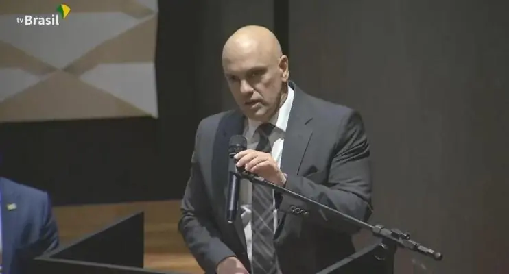 Instituições vão punir quem praticou, planejou, financiou e incentivou terrorismo, diz Moraes