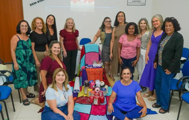 Instituto de Previdência de Linhares cria Crochê em Prosa para estimular criatividade de aposentados e pensionistas