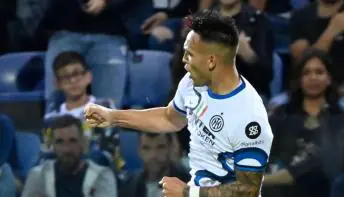 Inter derrota Cagliari e adia decisão do título italiano para a última rodada