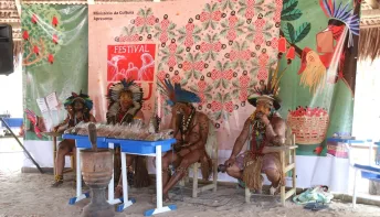 Internet e cultura indígena norteiam segundo dia do Caju de Leitores 