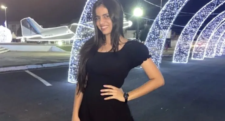 Jeniffer Moreira, de 19 anos,  morre ao engasgar com lanche; ela estava de casamento marcado