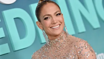 Jennifer Lopez afirma ter expulsado marido de set antes de filmar cena de sexo