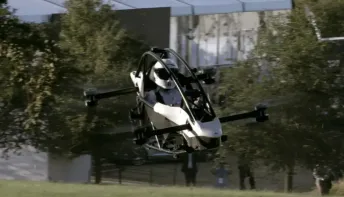 Jetson One surpreende na Itália como veículo voador pessoal que não exige licença de piloto
