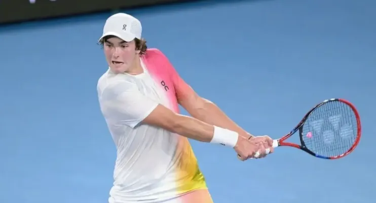 João Fonseca cai no ranking da ATP e busca reação em Indian Wells