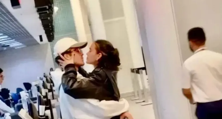 João Guilherme assume namoro com Bruna Marquezine: 'Meu bem'