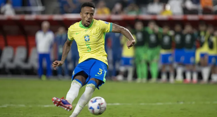Jornal argentino ironiza eliminação do Brasil na Copa América: 'Ronaldinho não perdeu nada'