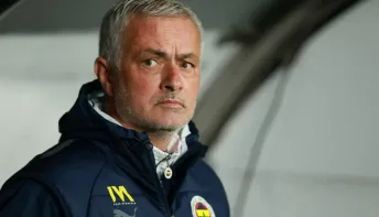 José Mourinho surge como favorito para assumir o Manchester United