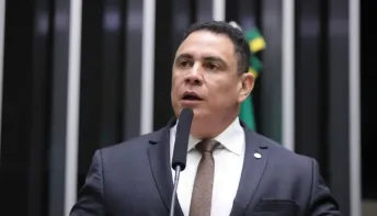 Josias da Vitória recebe apoio unânime e segue no comando da bancada federal capixaba