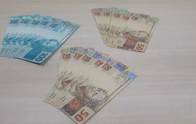 Jovem de 22 anos é preso recebendo dinheiro falso pelos Correios no ES