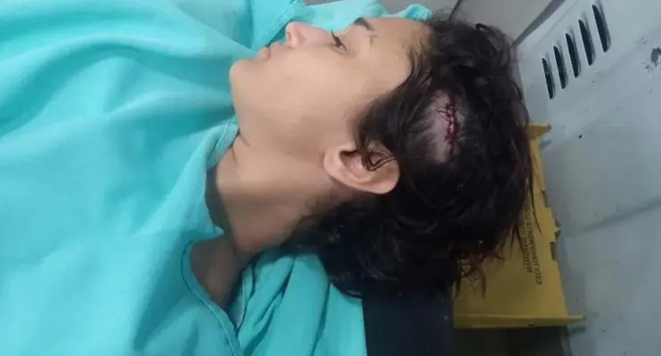 Jovem é agredida após criticar Bolsonaro em bar do RJ: 'Vai apanhar que nem homem'