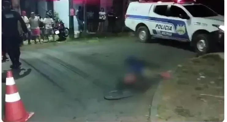 Jovem morre após ser atropelado e ter cabeça esmagada por caminhão