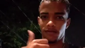 Jovem vai a encontro em praça de Vitória e é morto a tiros