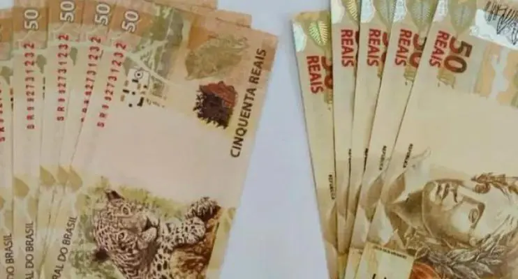 Jovens compram dinheiro falso na internet para bancar shows, bebidas e drogas, aponta PF