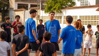 Jovens de Vitória trocam descanso no feriado por ação social na Serra