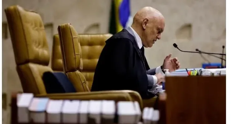 Juristas criticam decisão de Moraes que trava dinheiro da Starlink