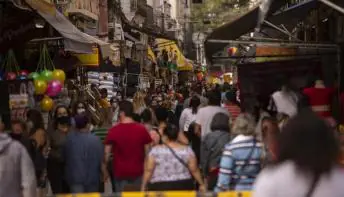 Juros altos e fim do 'dinheiro extra' fazem economia dar sinais de desaceleração