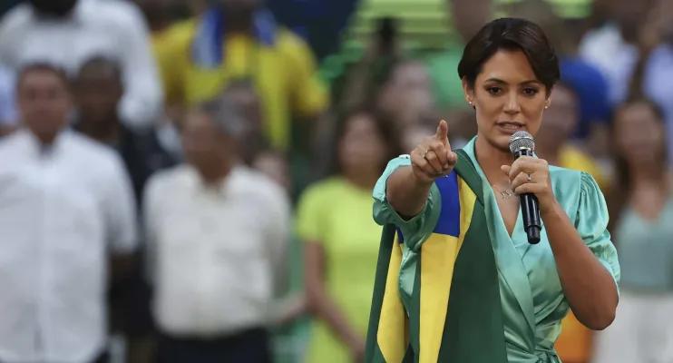 Justiça tenta intimar Michelle Bolsonaro