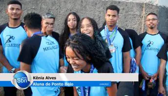 Kênia Alves de Porto Belo, não se controla e cai na gargalhada durante matéria do Portal SBN