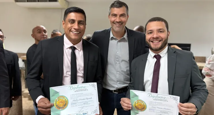 Kleilson Rezende e Denis Amâncio são diplomados ao lado de demais autoridades políticas em Pedro Canário