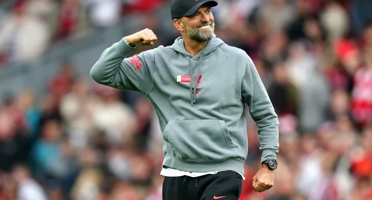 Klopp perde aliança no campo ao comemorar vitória do Liverpool: 'Fiquei desesperado'