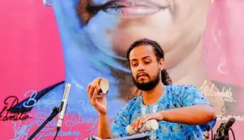 Léo de Paula lança recital do álbum “Grão” no YouTube