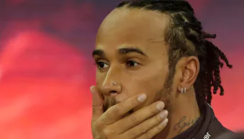 Lewis Hamilton está produzindo filme que tem Brad Pitt como protagonista