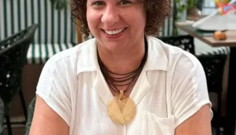 Lilian Menenguci representa o Espírito Santo no Projeto Arte da Palavra 2025 do Sesc
