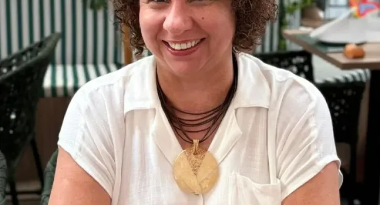 Lilian Menenguci representa o Espírito Santo no Projeto Arte da Palavra 2025 do Sesc