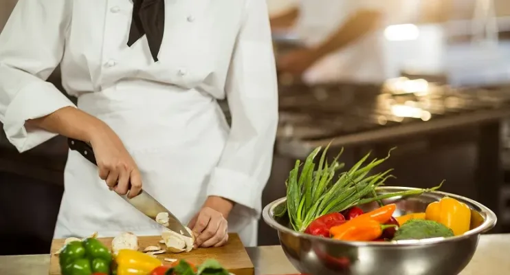 Linhares abre mais de 200 vagas em cursos de qualificação nas áreas da indústria, empreendedorismo, agronegócios e turismo